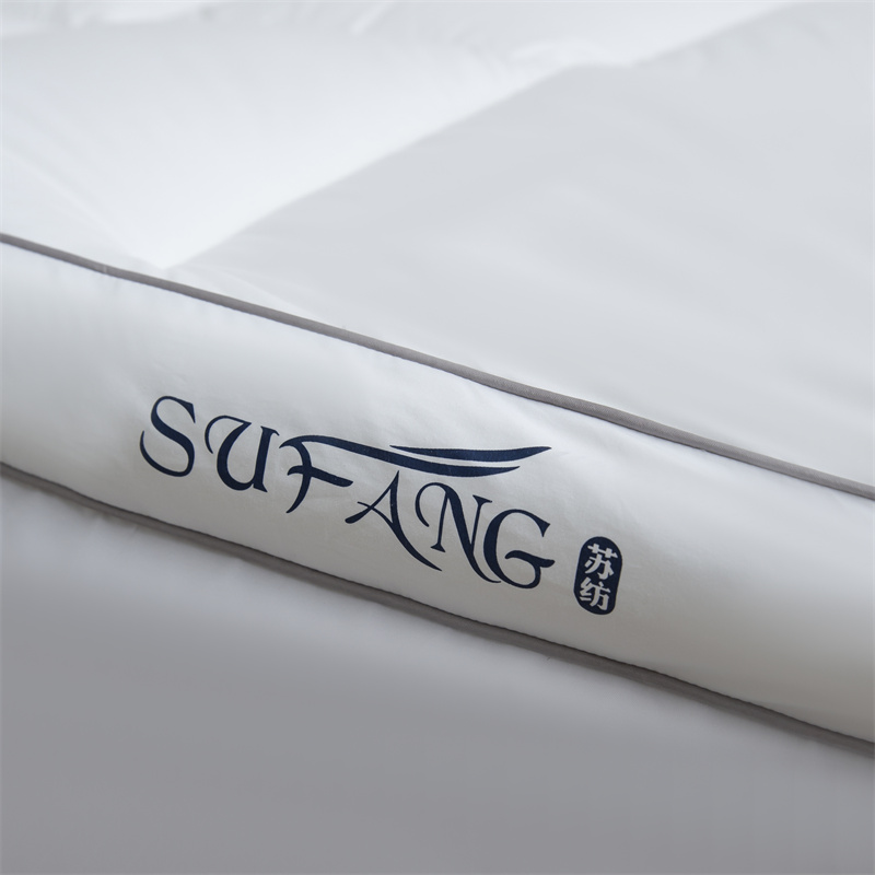 Customized Print Logo Microfiber Filling 40s Downproof Fabric na may Piping Mattress Topper Customized Print Logo Microfiber Filling 40s Downproof Fabric na may Piping Mattress Topper