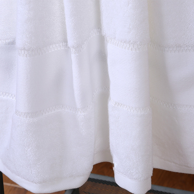 Dobby Border White Silver Thread Towel Set Dobby Border White Silver Thread Towel Set